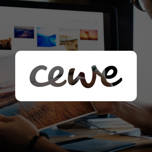 Logo-CEWE-blanc-avec-background