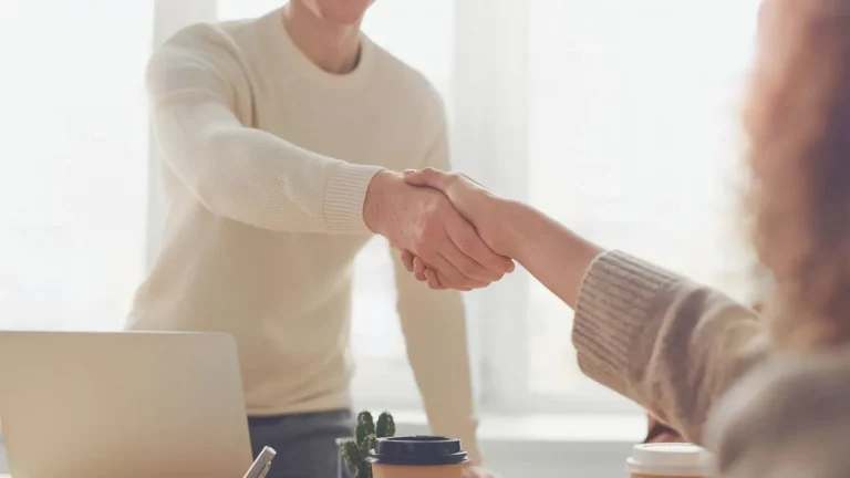 Venez découvrir nos postes à pourvoir chez We Love Customers, ou candidatez spontanément;